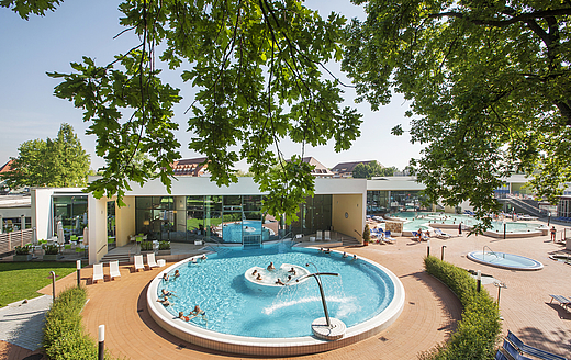 Außenansicht des Vitalbecken der Parktherme Bad Radkersburg